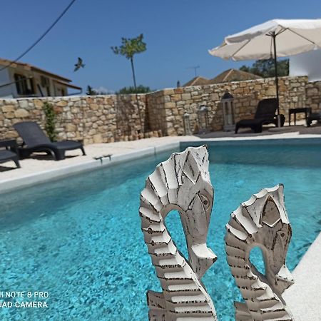 Avra Villa Gaios Bilik gambar
