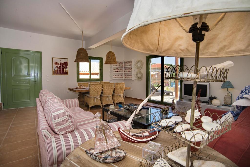 Avra Villa Gaios Bilik gambar