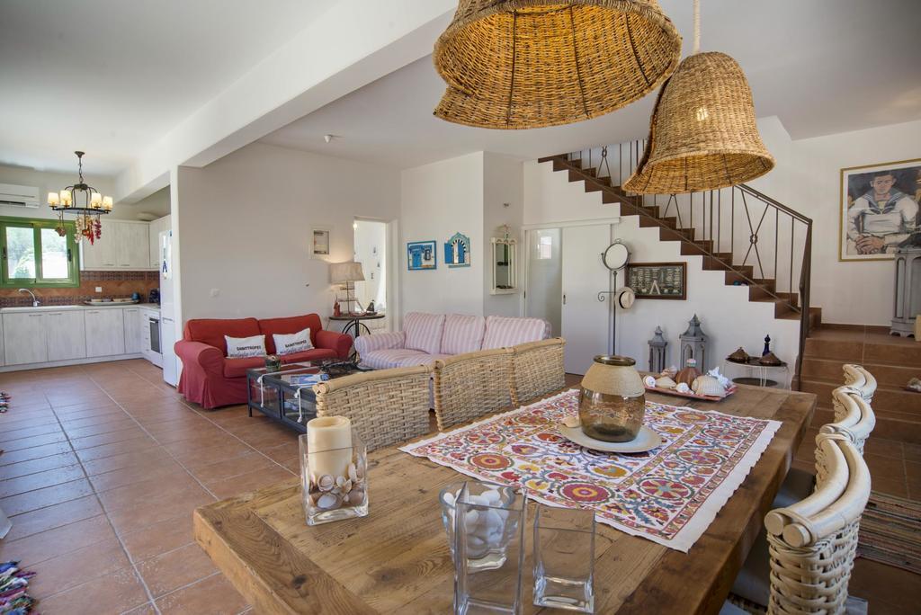 Avra Villa Gaios Bilik gambar